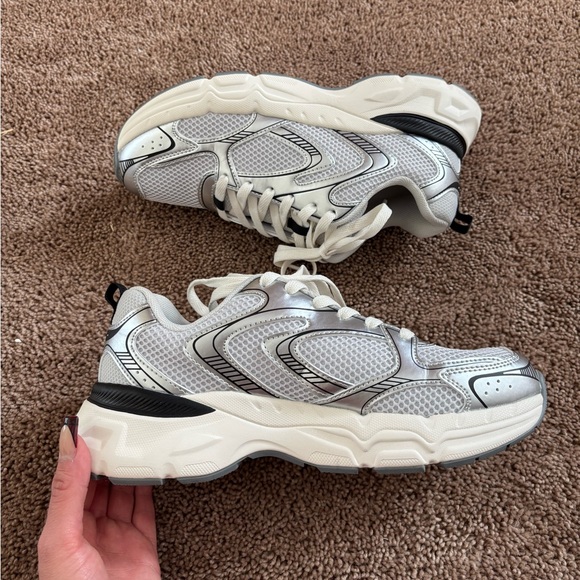 Stylish White and Gray Sneakers - Picture 7 of 8